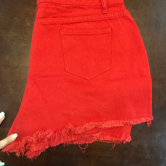 Woman’s Shorts - Picture 2 of 3
